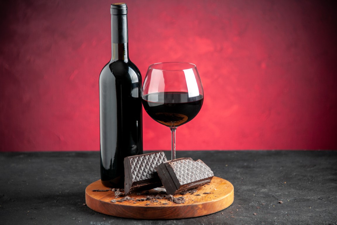 ¿Cómo combinar chocolate con vino? El maridaje perfecto